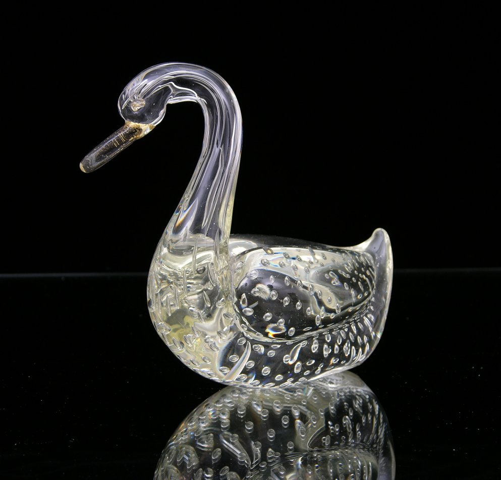 фигурка из стекла лебедь чёрный. Swan glasses blox fruits. Swan glasses blox fruits. сувениры из цветного стекла. очки дофламинго роблокс.