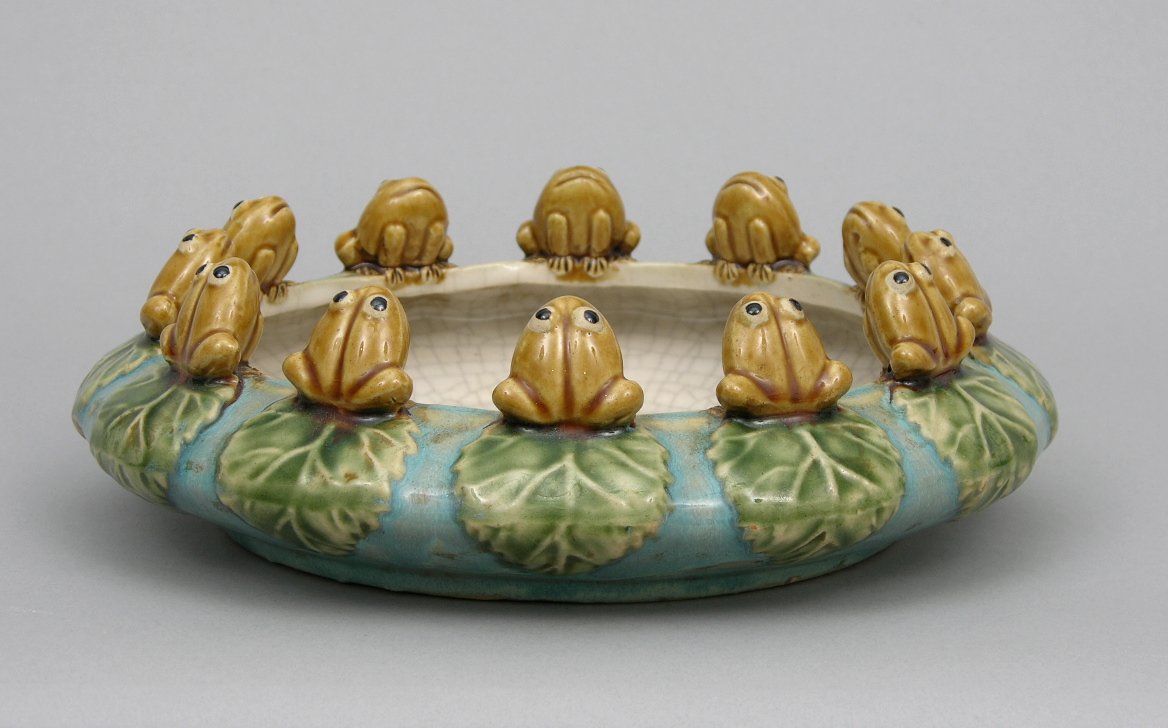 majolica frog bowl