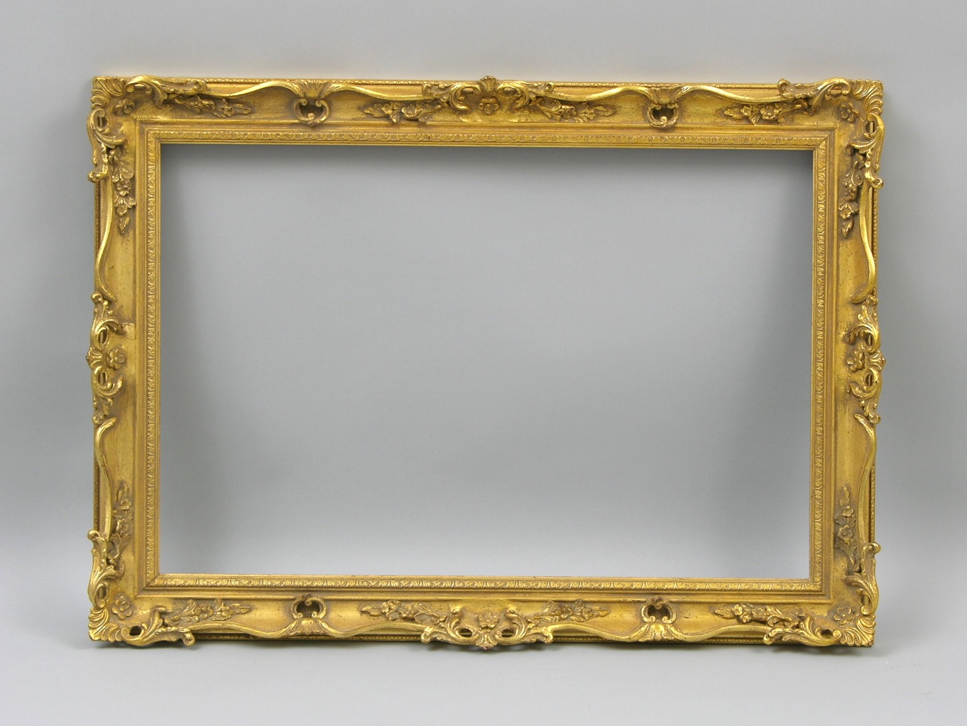 A Brightly Gilt Vintage Picture Frame, 03.07.09, Sold 115