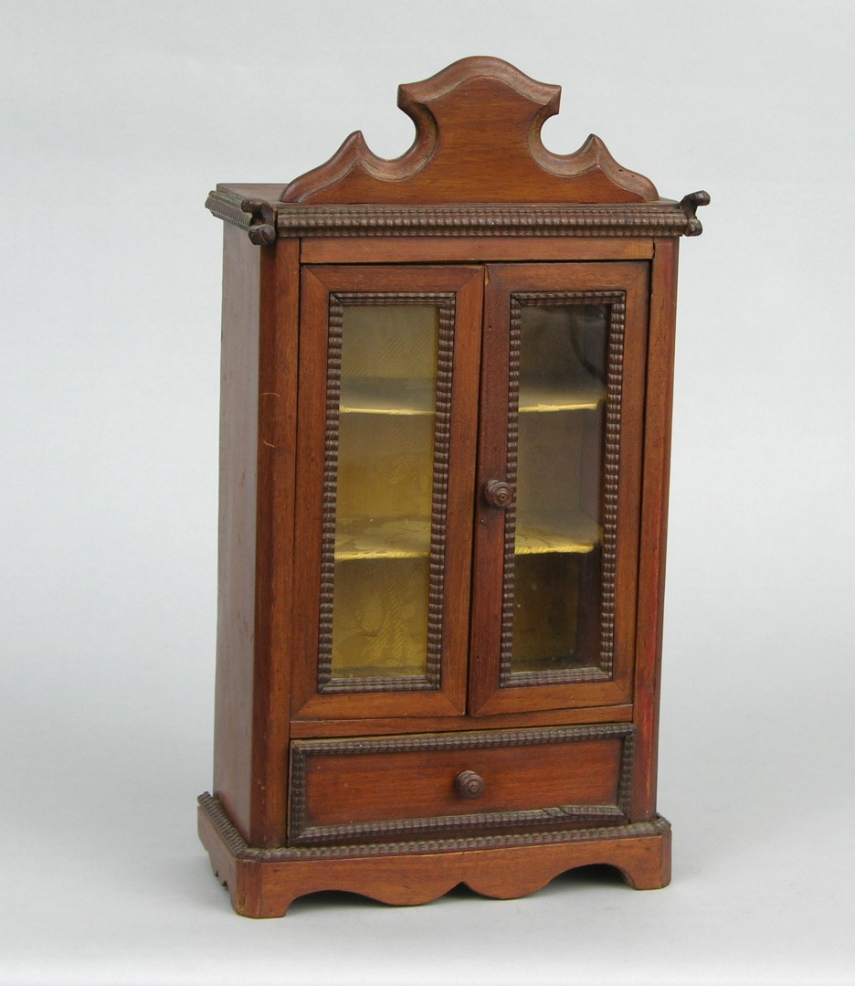 A Miniature Victorian China 05.16.09, Sold 92