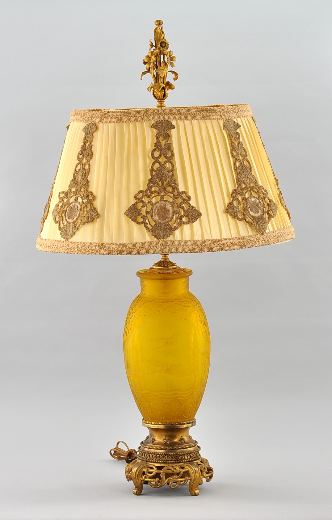 A Steuben Glass Lamp And Shade 03 04 10 Sold 718 75 A Steuben Glass Lamp And Shade
