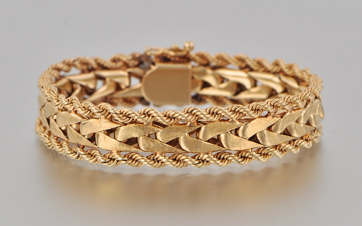 A Ladies 14k Gold Bracelet 05 21 10 Sold 718 75