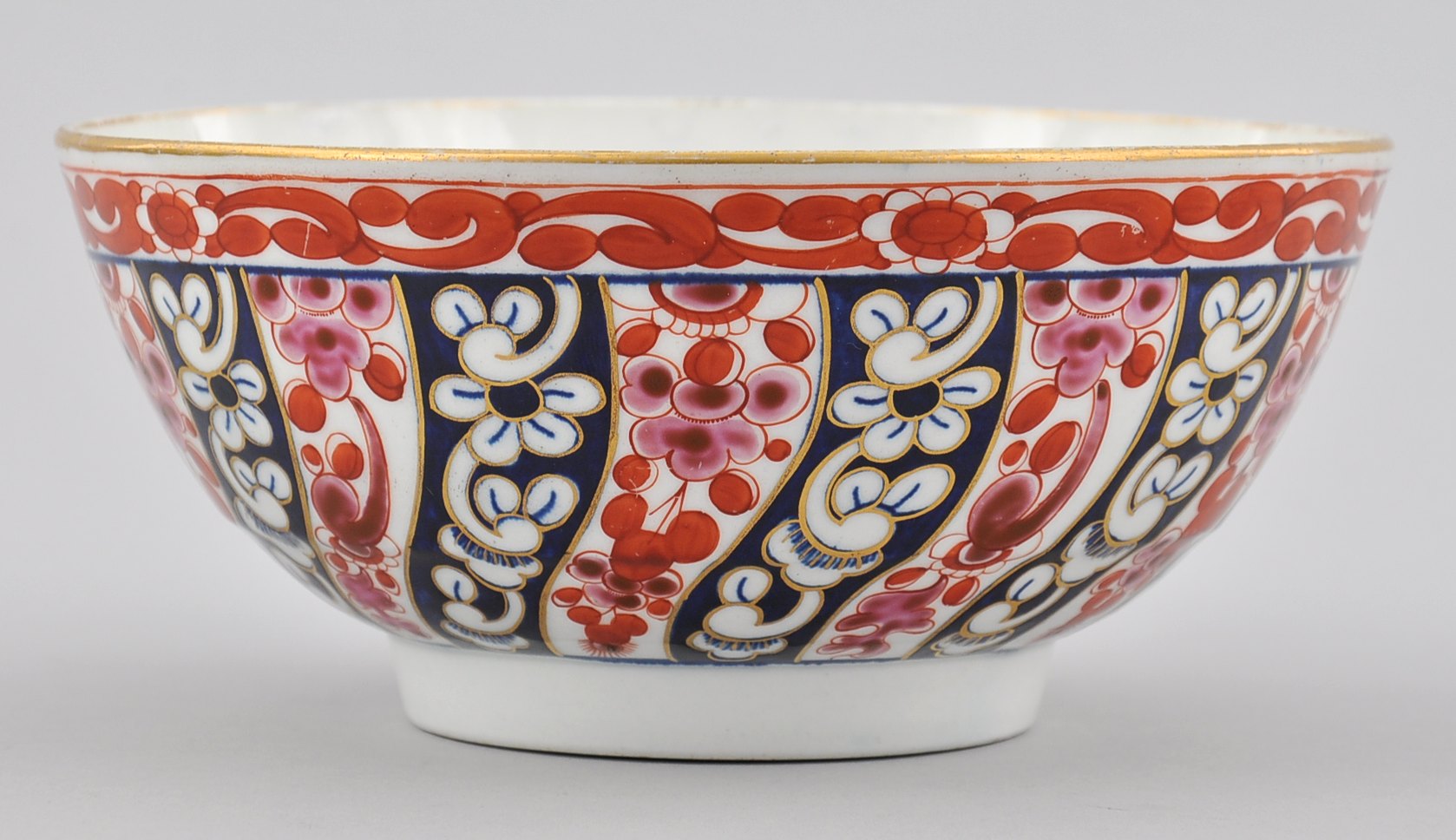 A Worcester Queen Charlotte Pattern Porcelain Bowl, 05.22.10, Sold 161
