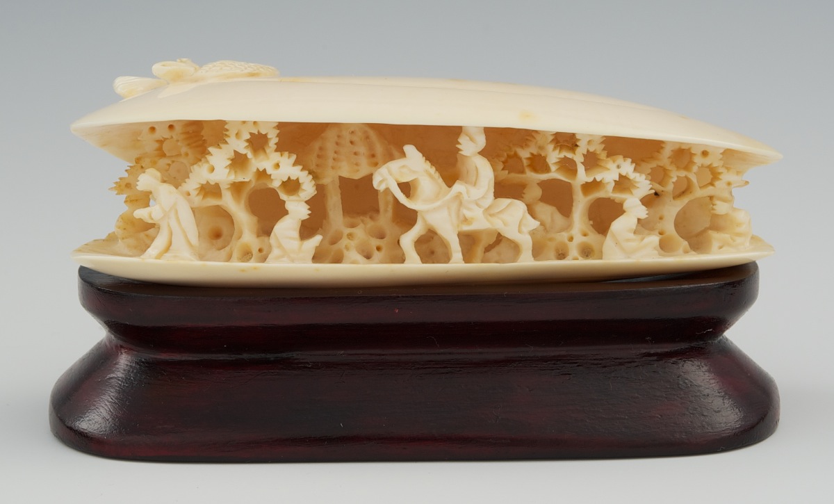 A Carved Ivory Clam Shell with Figures Inside, 11.18.10, Sold 161