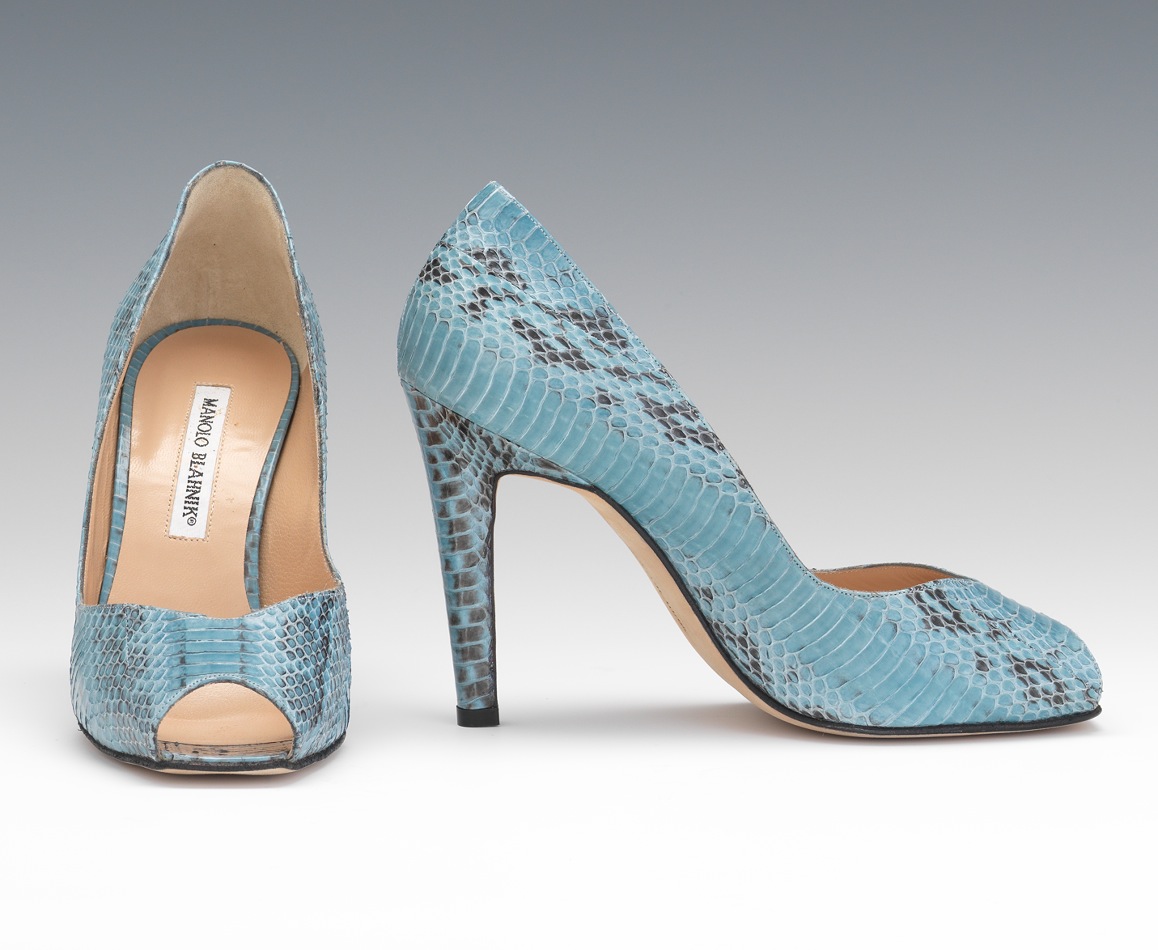 manolo blahnik light blue heels