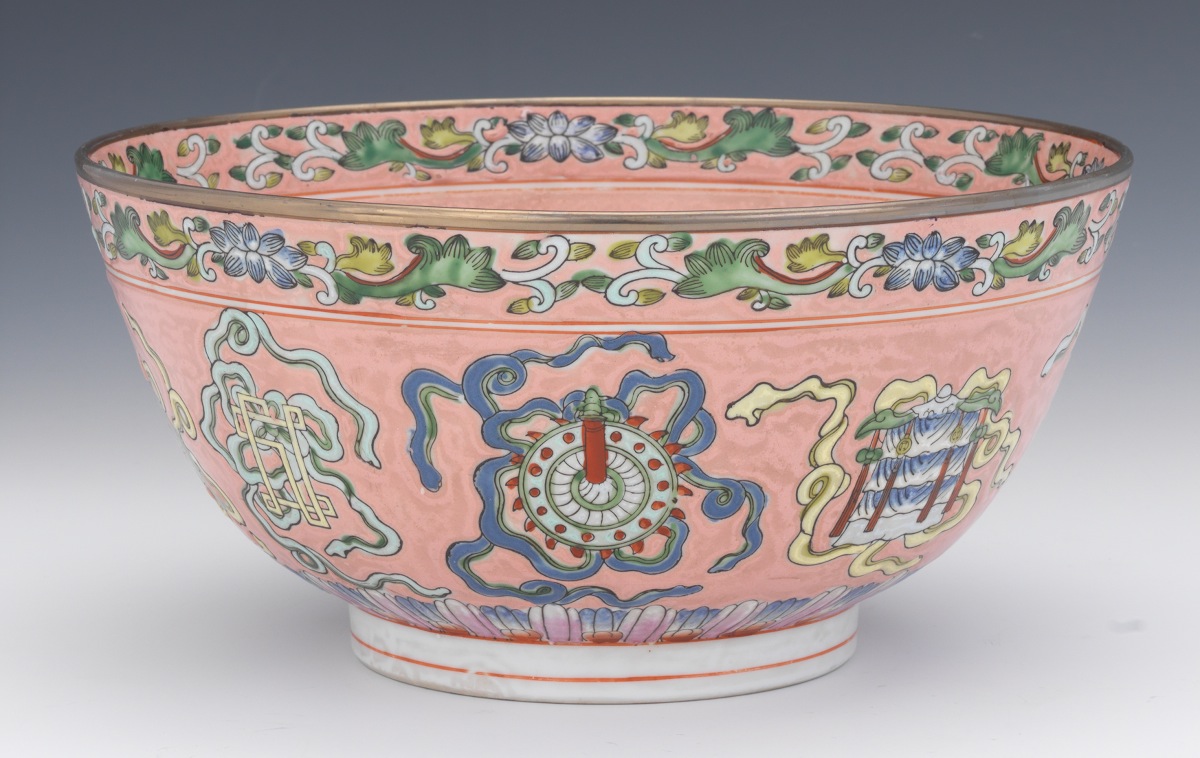 Big size Asian Chinese porcelain famille rose bowl