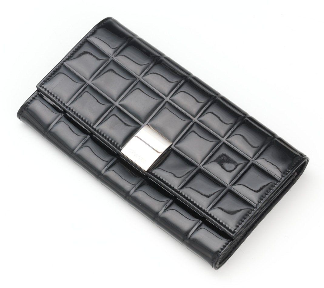 chanel black patent leather wallet