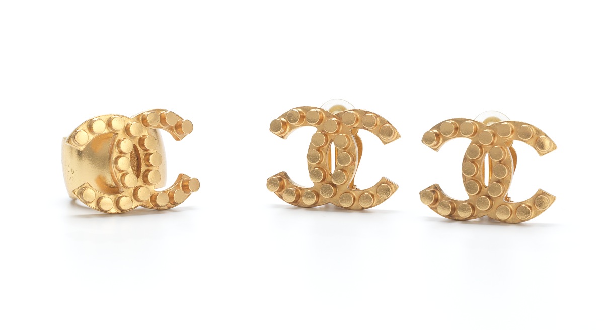 Chanel Vintage Costume Jewelry Set Of Clip On Earrings And A Ring Chanel Vintage Costume Jewelry Set Of Clip On Earrings And A Ring With Cc Logo