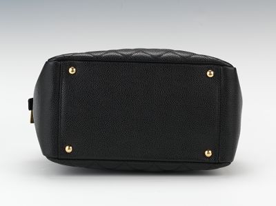 Chanel Black Patent Leather Petite Timeless Tote ref.136813 - Joli