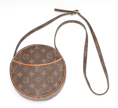 Sold at Auction: Louis Vuitton, Louis Vuitton French Company