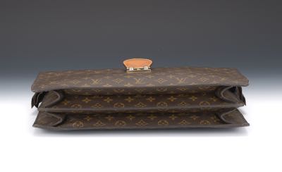 Sold at Auction: LOUIS VUITTON Clutch in monogram canvas and