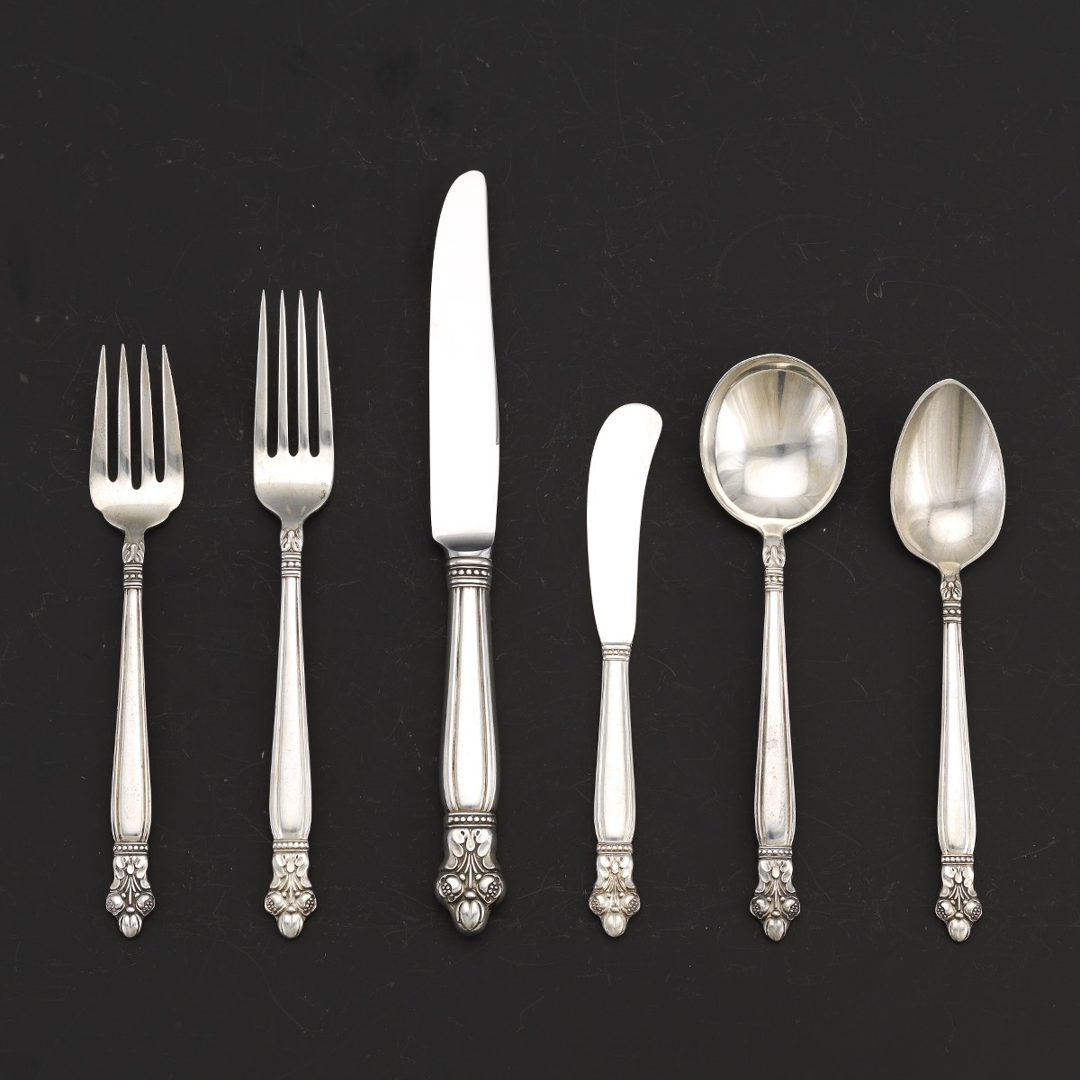 About Lunt Silverware Products