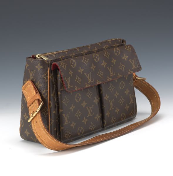 louis vuitton bag with 2 front pockets
