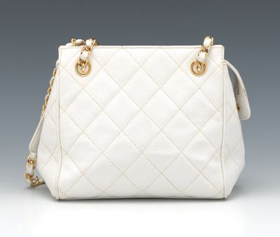 Chanel Chanel White Quilted caviar leather shoulder bag Gold Chain CC