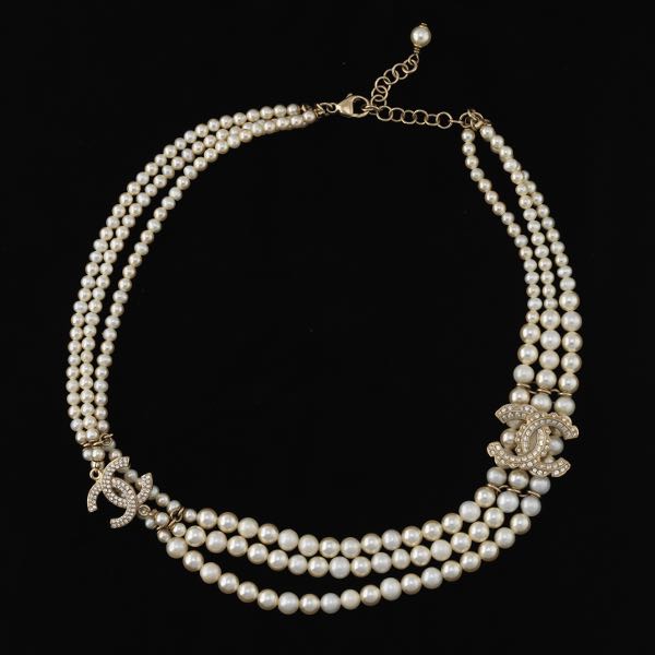 Chanel costume jewelry // Aspire Auctions