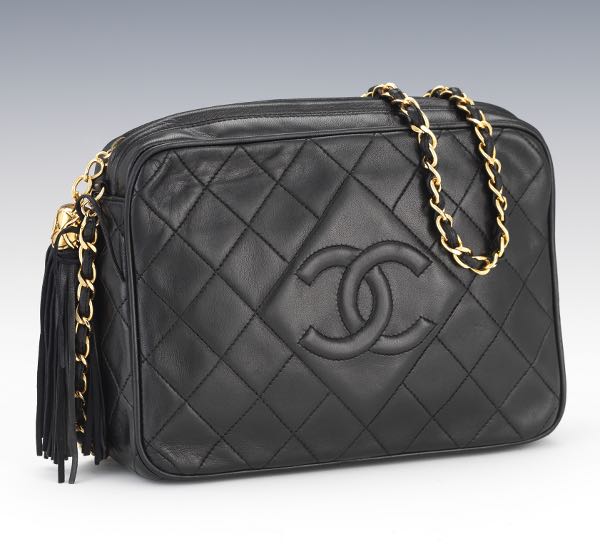 Chanel Beige, Black And Silver Houndstooth Tweed CC Mania Quilted Large O  Case Pouch Light Gold Hardware, 2019 Available For Immediate Sale At  Sotheby's